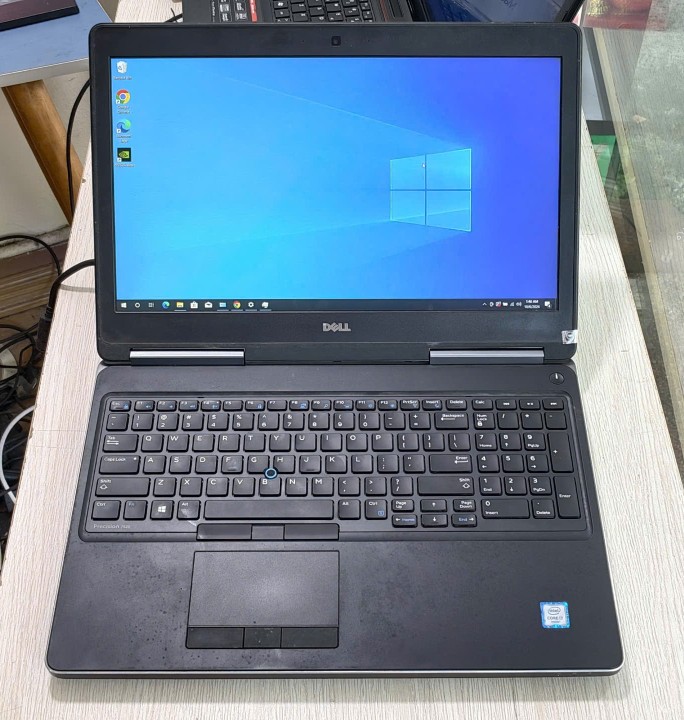 Máy trạm Dell Precision 7520