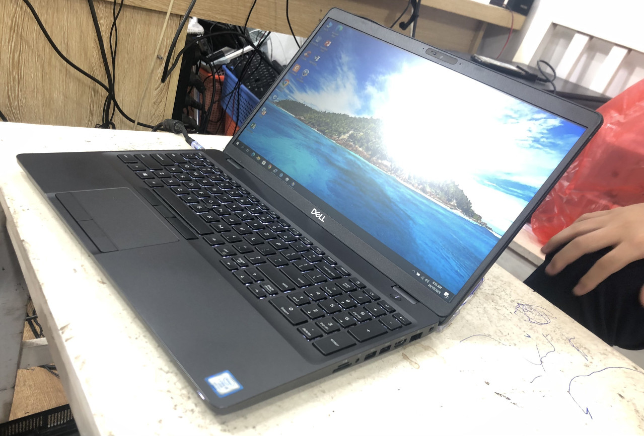 Dell Latitude 5501 - ảnh 3