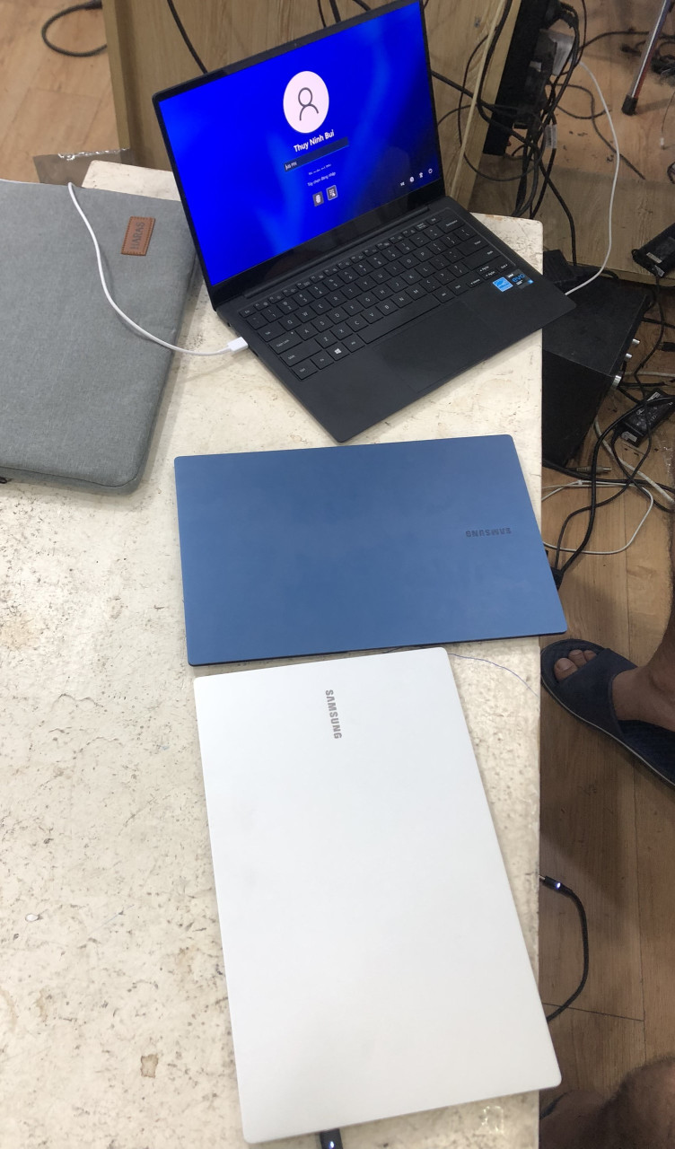 Laptop Samsung Galaxy Book Pro 13 ( FHD AMOLED)